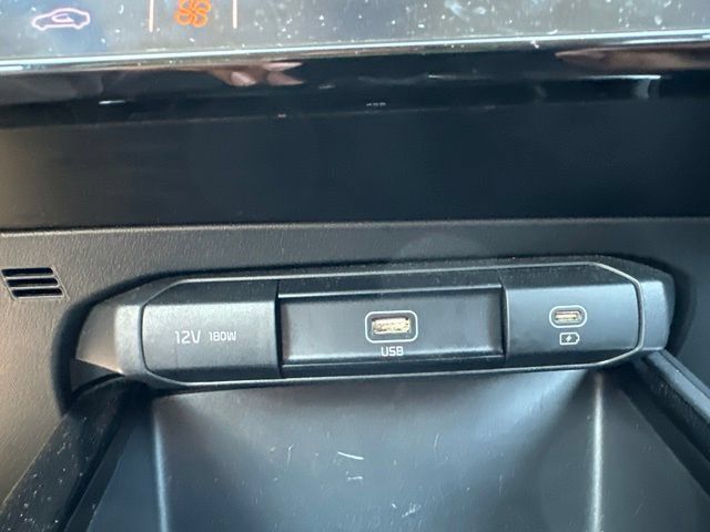 Certified 2023 Kia Niro LX FWD image 34