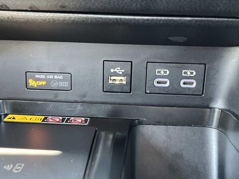 Used 2025 Toyota Camry SE FWD image 33