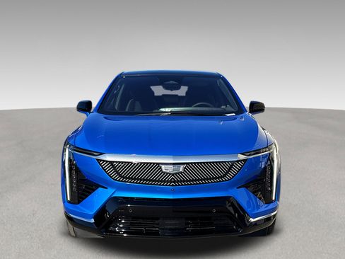New 2026 Cadillac Optiq Luxury 1 image 2