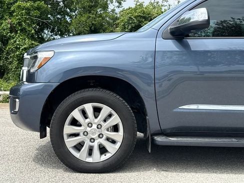Used 2021 Toyota Sequoia Platinum RWD image 5