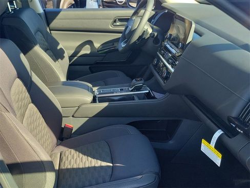 New 2025 Nissan Pathfinder SV image 17