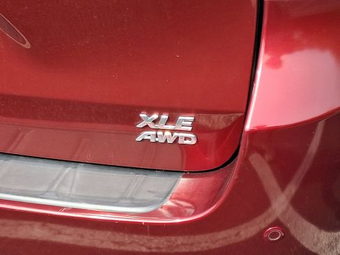 Used 2014 Toyota Sienna XLE w/ Entertainment Package AWD/4WD image 4