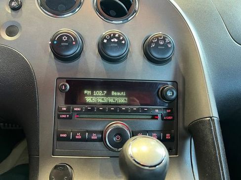 Used 2007 Pontiac Solstice Convertible w/ Premium Package RWD image 16