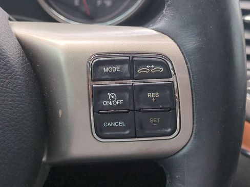 Used 2013 Jeep Grand Cherokee Overland w/ Advance Technology Group AWD/4WD image 28