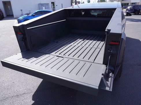 Used 2025 Tesla Cybertruck AWD Crew Cab image 10