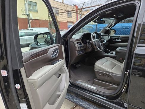 Used 2021 Chevrolet Suburban Z71 w/ Z71 Off-Road Package image 10