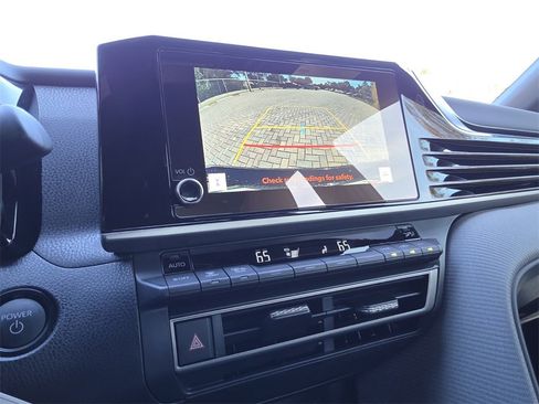 Used 2026 Toyota Camry SE image 32