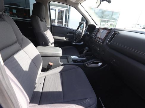Used 2022 Nissan Frontier SV RWD image 12