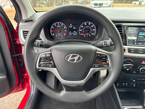 Used 2022 Hyundai Accent SEL image 23