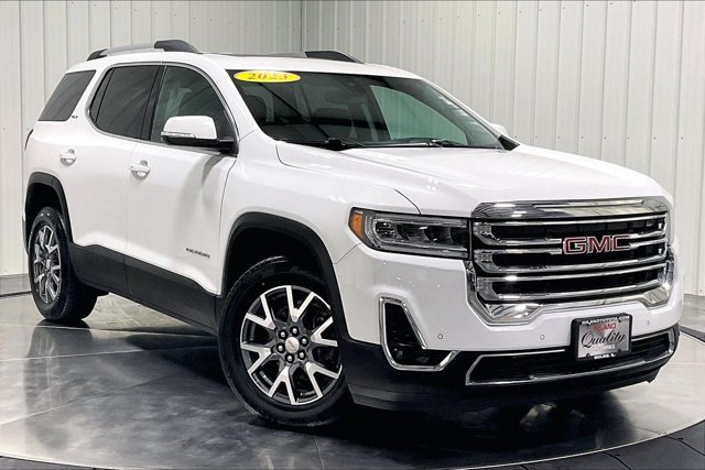 Used 2023 GMC Acadia SLT w/ Preferred Package AWD/4WD image 3