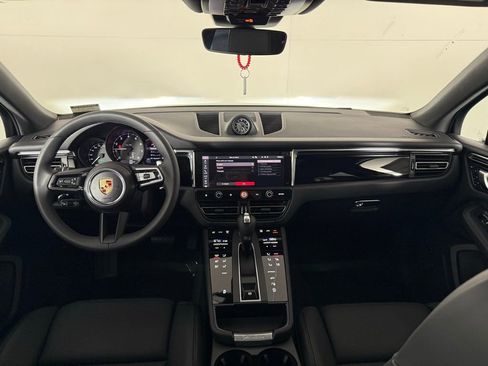 New 2026 Porsche Macan image 21