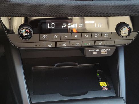 New 2026 Subaru Outback Limited AWD/4WD image 12