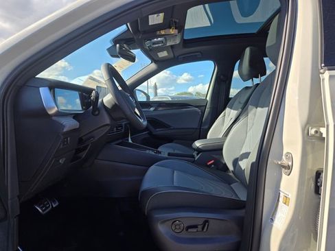 New 2026 Volkswagen Tiguan SE R-Line image 10