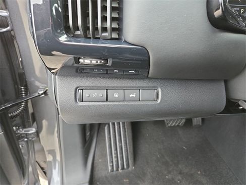 New 2025 Nissan Pathfinder SV w/ Black Appearance Package image 18