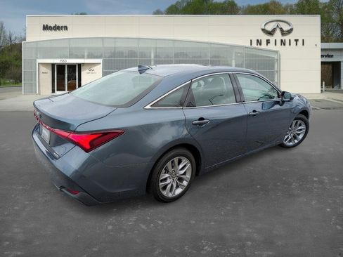 Used 2022 Toyota Avalon XLE image 4