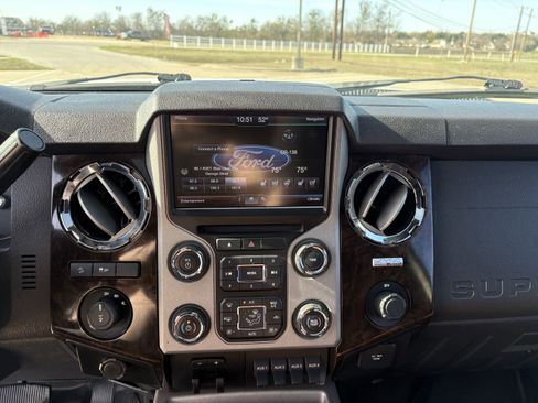 Used 2014 Ford F250 Platinum w/ FX4 Off-Road Package image 20