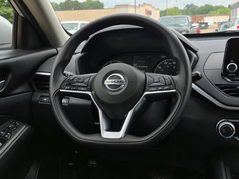 Used 2022 Nissan Altima 2.5 S FWD image 8
