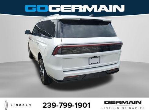 New 2026 Lincoln Navigator Reserve AWD/4WD image 10