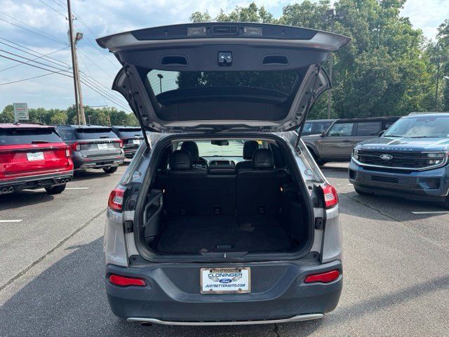 Used 2016 Jeep Cherokee Limited AWD/4WD image 7