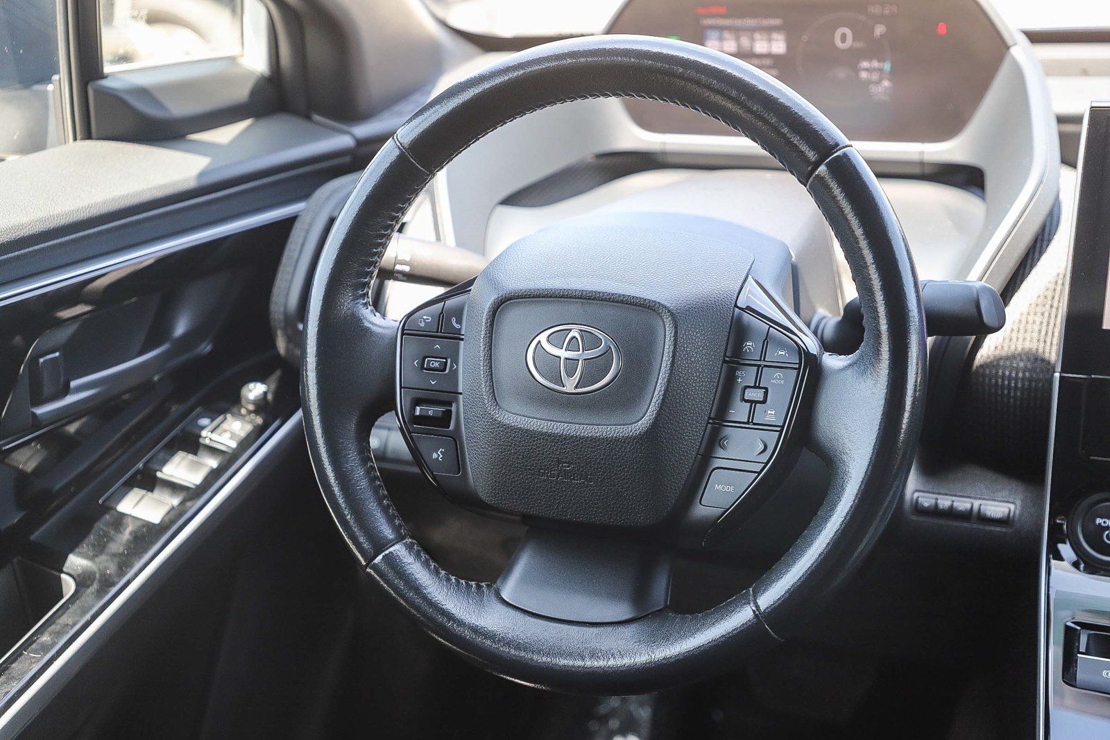 Used 2023 Toyota bZ4X AWD image 15