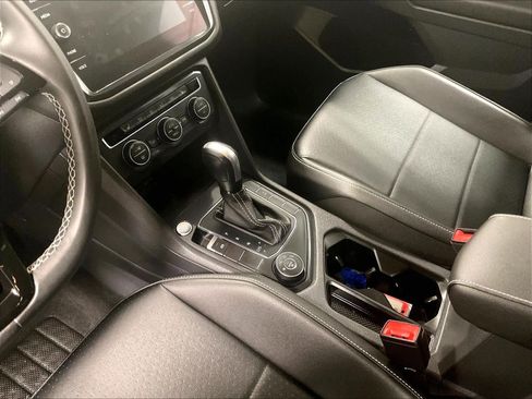 Used 2021 Volkswagen Tiguan SE image 20
