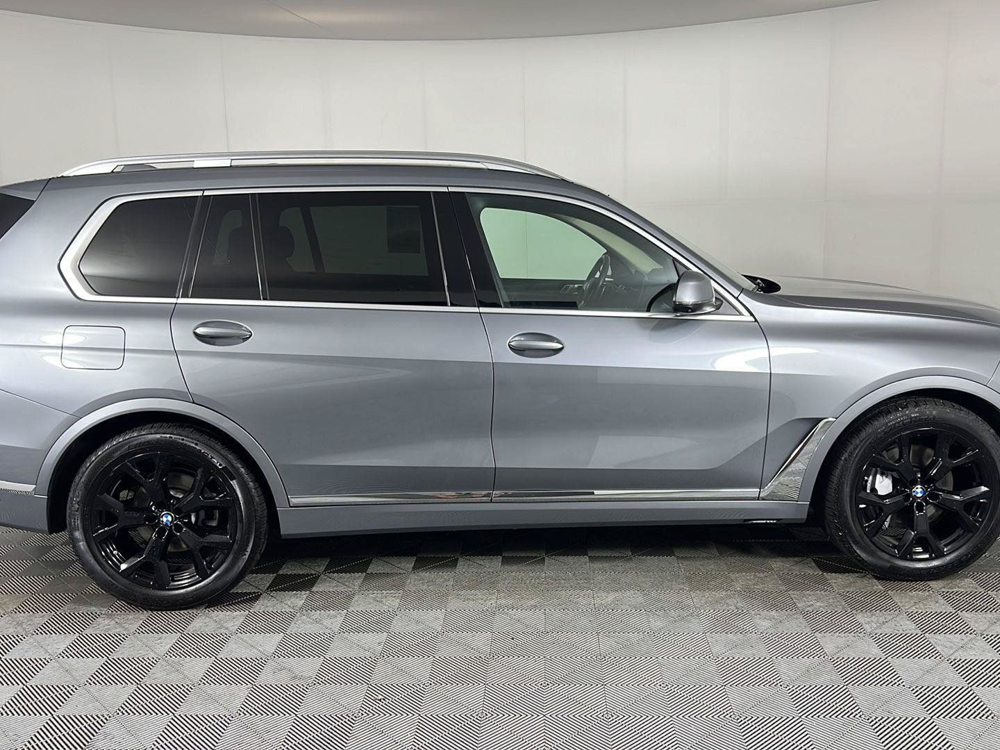 Used 2024 BMW X7 xDrive40i w/ Premium Package AWD/4WD image 23
