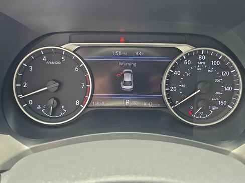 Used 2025 Nissan Sentra SR FWD image 27
