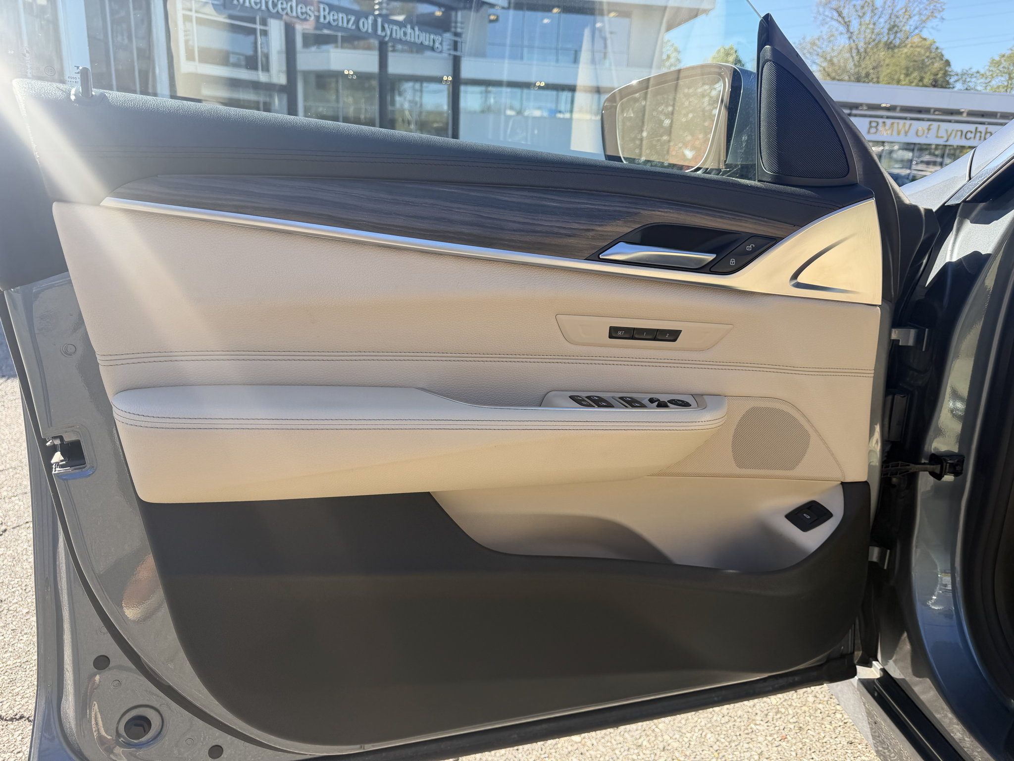 Used 2019 BMW 640i Gran Turismo xDrive w/ Parking Assistance Package AWD/4WD image 4
