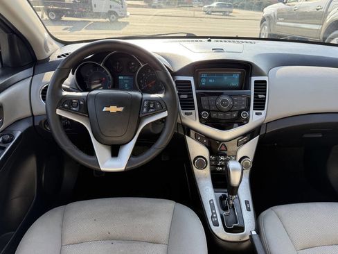 Used 2013 Chevrolet Cruze LT image 17