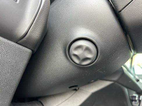 Used 2024 Buick Enclave Premium image 22