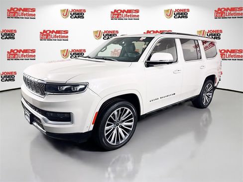 Used 2022 Jeep Grand Wagoneer Series III w/ Flexible Seating Group image 15