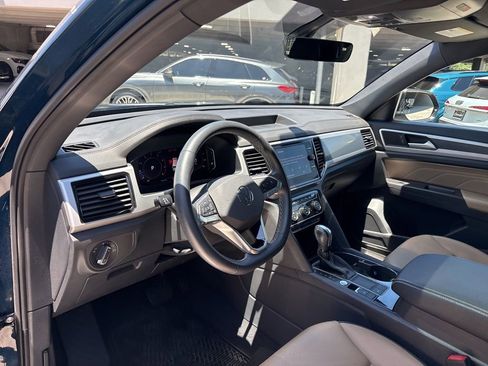 Used 2022 Volkswagen Atlas Cross Sport SE FWD image 12