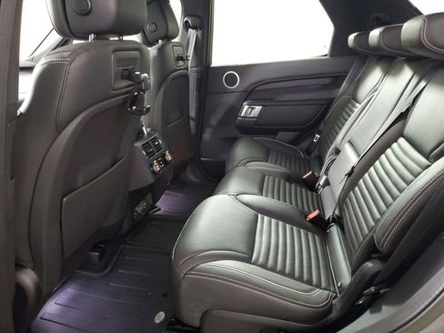 Used 2023 Land Rover Discovery Metropolitan Edition AWD/4WD image 12