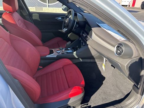 New 2025 Alfa Romeo Giulia Veloce image 24
