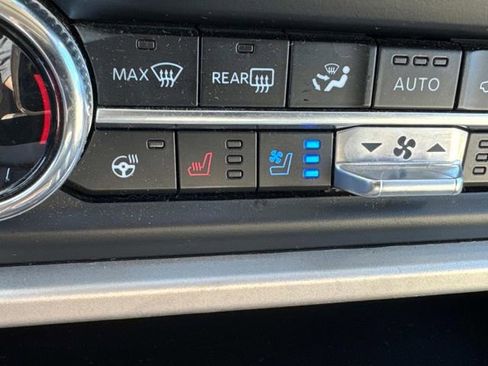 Used 2024 Ford Expedition Max XLT image 36