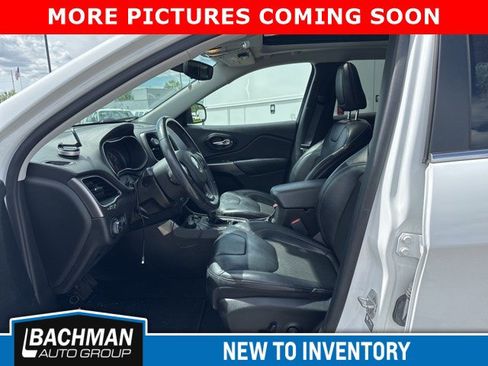 Used 2021 Jeep Cherokee Latitude Plus w/ Sun & Sound Group image 4