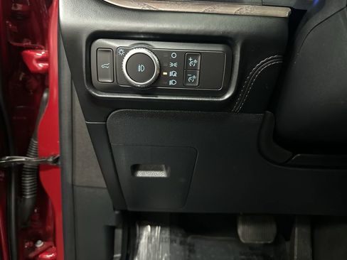 Used 2022 Ford Explorer Platinum w/ Equipment Group 601A AWD/4WD image 35