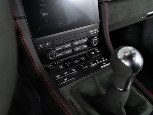 Used 2025 Porsche 718 Cayman GTS RWD image 40