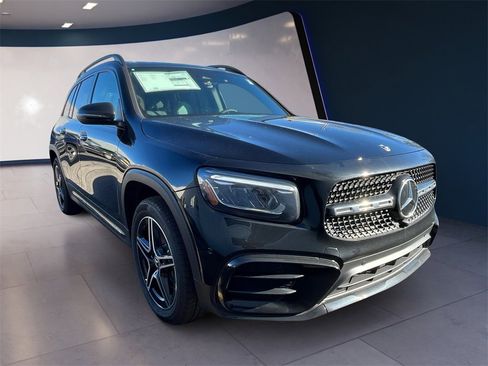 New 2026 Mercedes-Benz GLB 250 4MATIC image 4