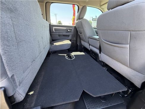 Used 2019 RAM 1500 Classic SLT w/ Luxury Group AWD/4WD image 28
