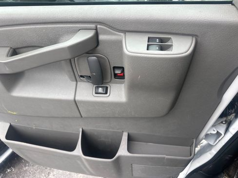Used 2017 Chevrolet Express 3500 LT w/ LT Preferred Equipment Group RWD image 26