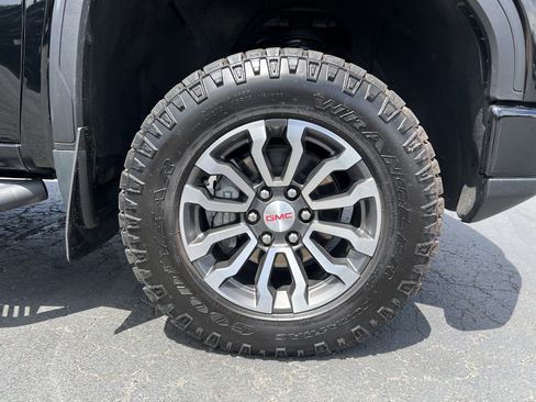 Used 2023 GMC Sierra 1500 AT4 w/ AT4 Premium Package AWD/4WD image 11