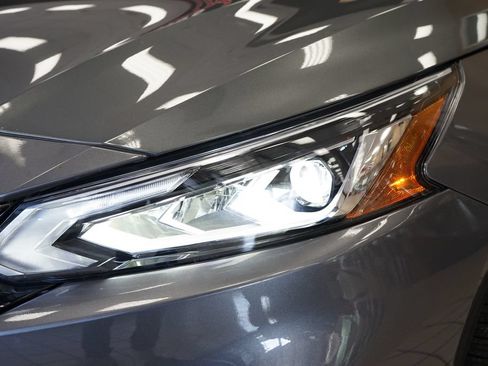 Used 2021 Nissan Altima 2.5 SR FWD image 21