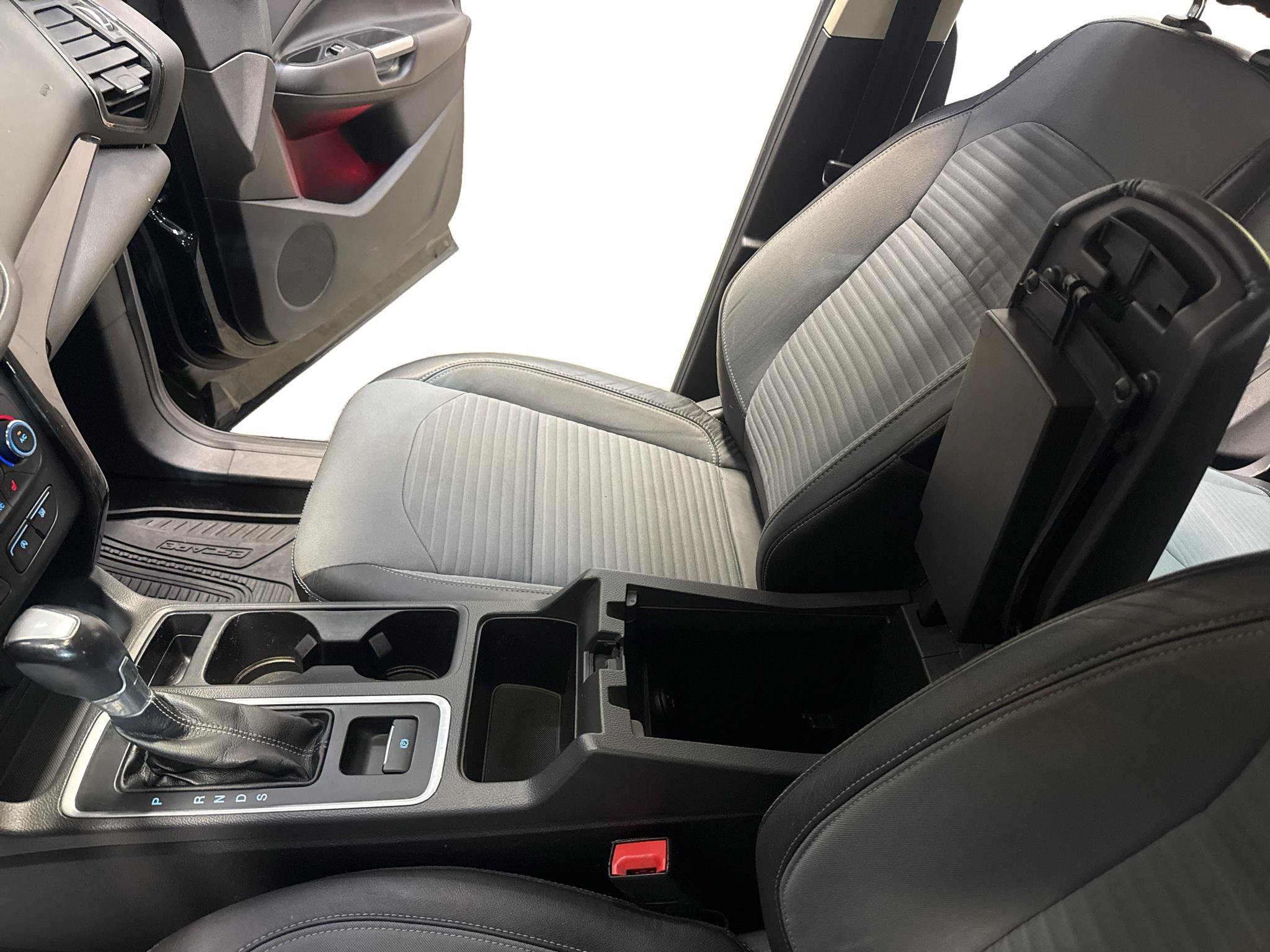 Used 2017 Ford Escape Titanium AWD/4WD image 15