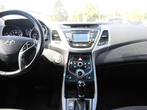 Used 2016 Hyundai Elantra Value Edition FWD image 12