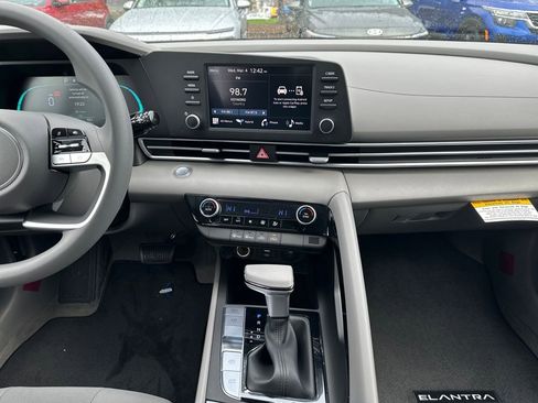New 2026 Hyundai Elantra Blue image 12