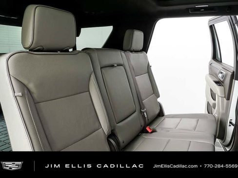 Used 2023 GMC Yukon SLT RWD image 21