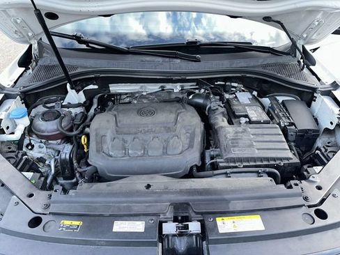 Used 2024 Volkswagen Tiguan SE R-Line AWD/4WD image 20