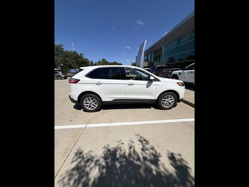 Used 2024 Ford Edge SEL w/ Convenience Package AWD/4WD image 5
