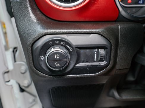 Used 2023 Jeep Gladiator Rubicon w/ Cold Weather Group image 32